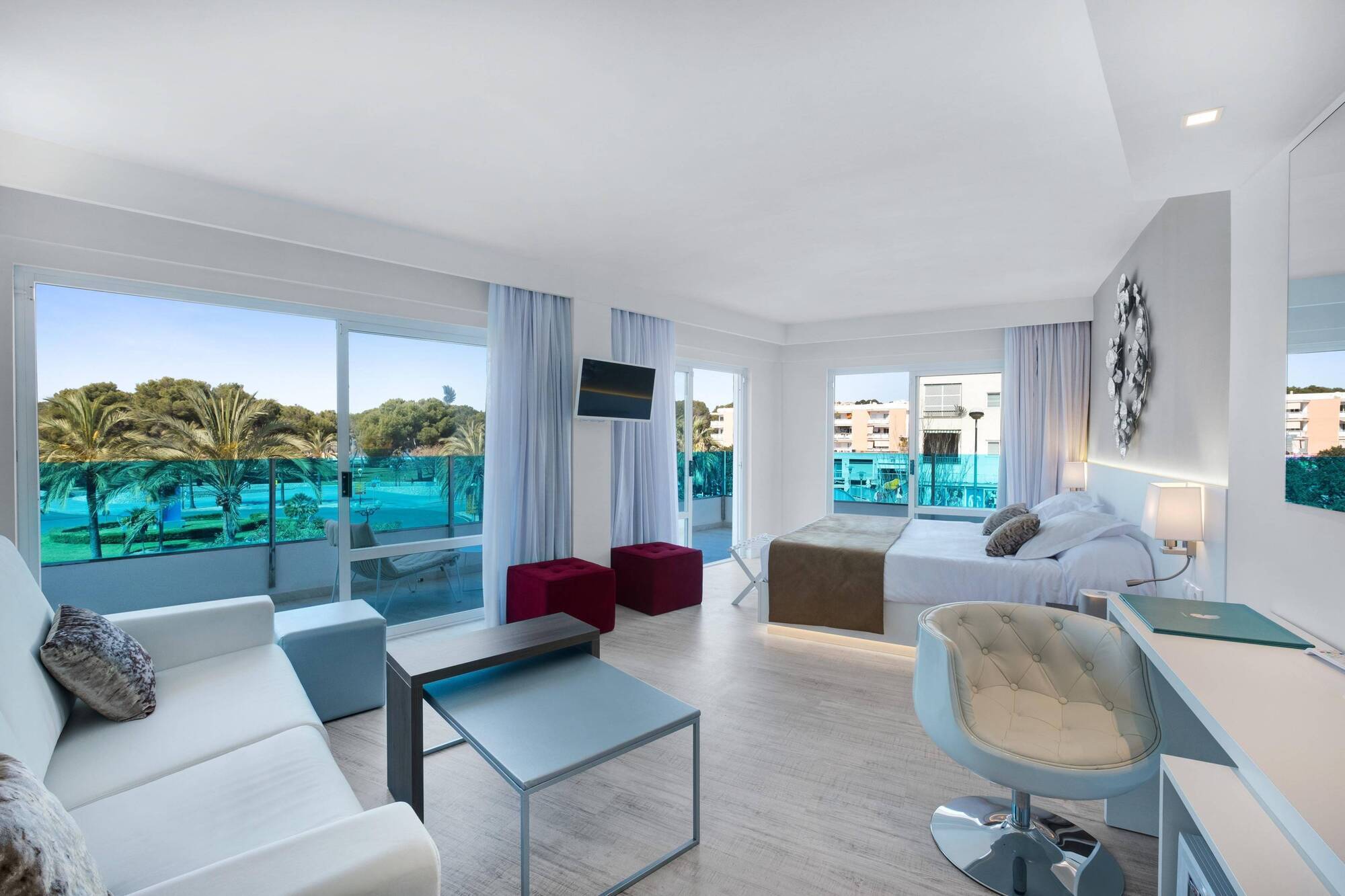 Plaza Boutique - Adults Only. 4*