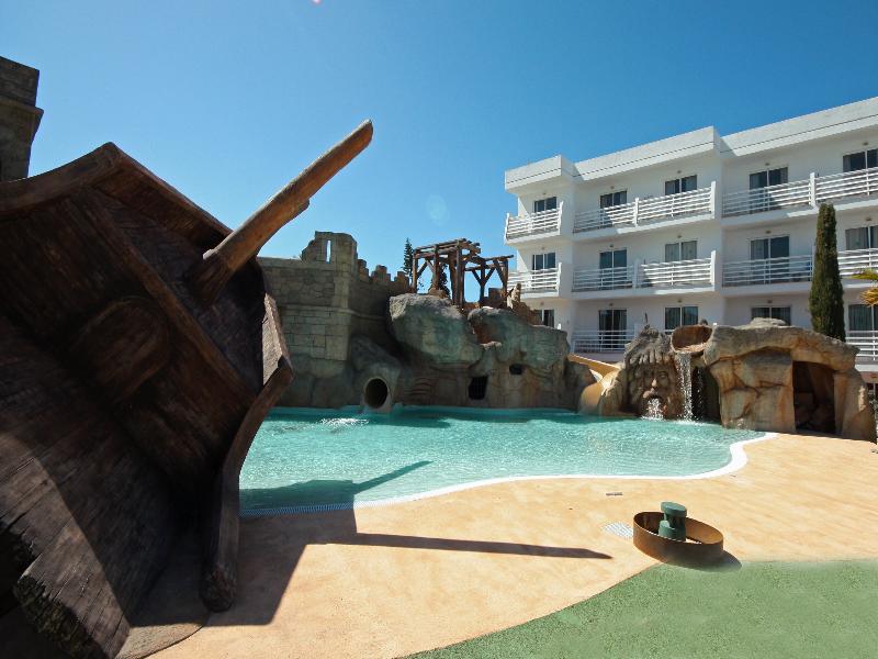 Pirates Village Apartment