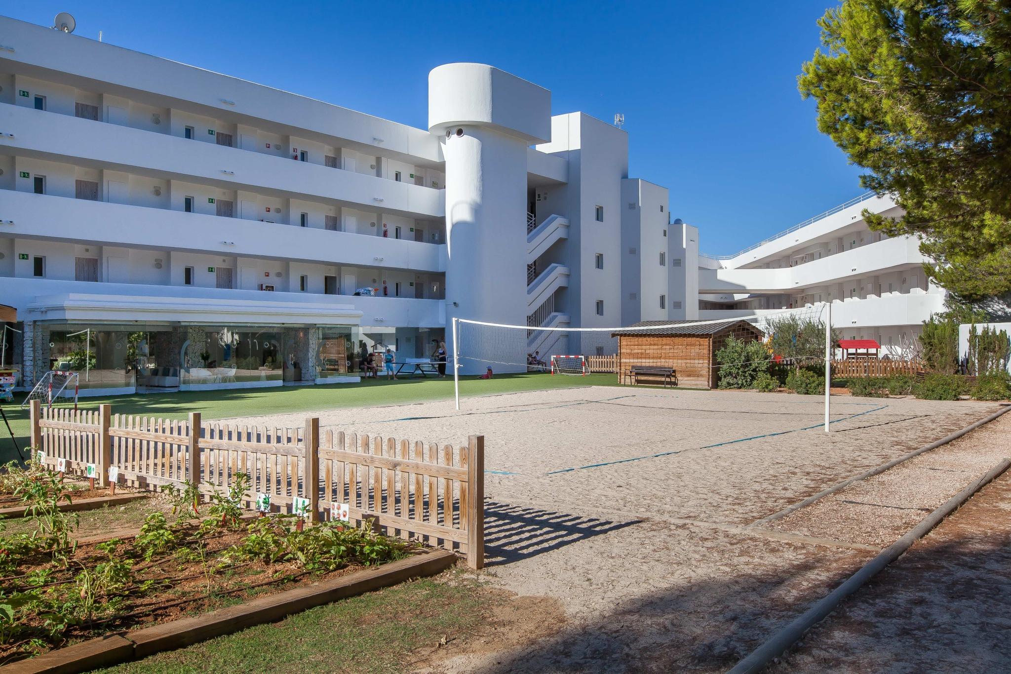 Hotel Fergus Style Cala Blanca 4*