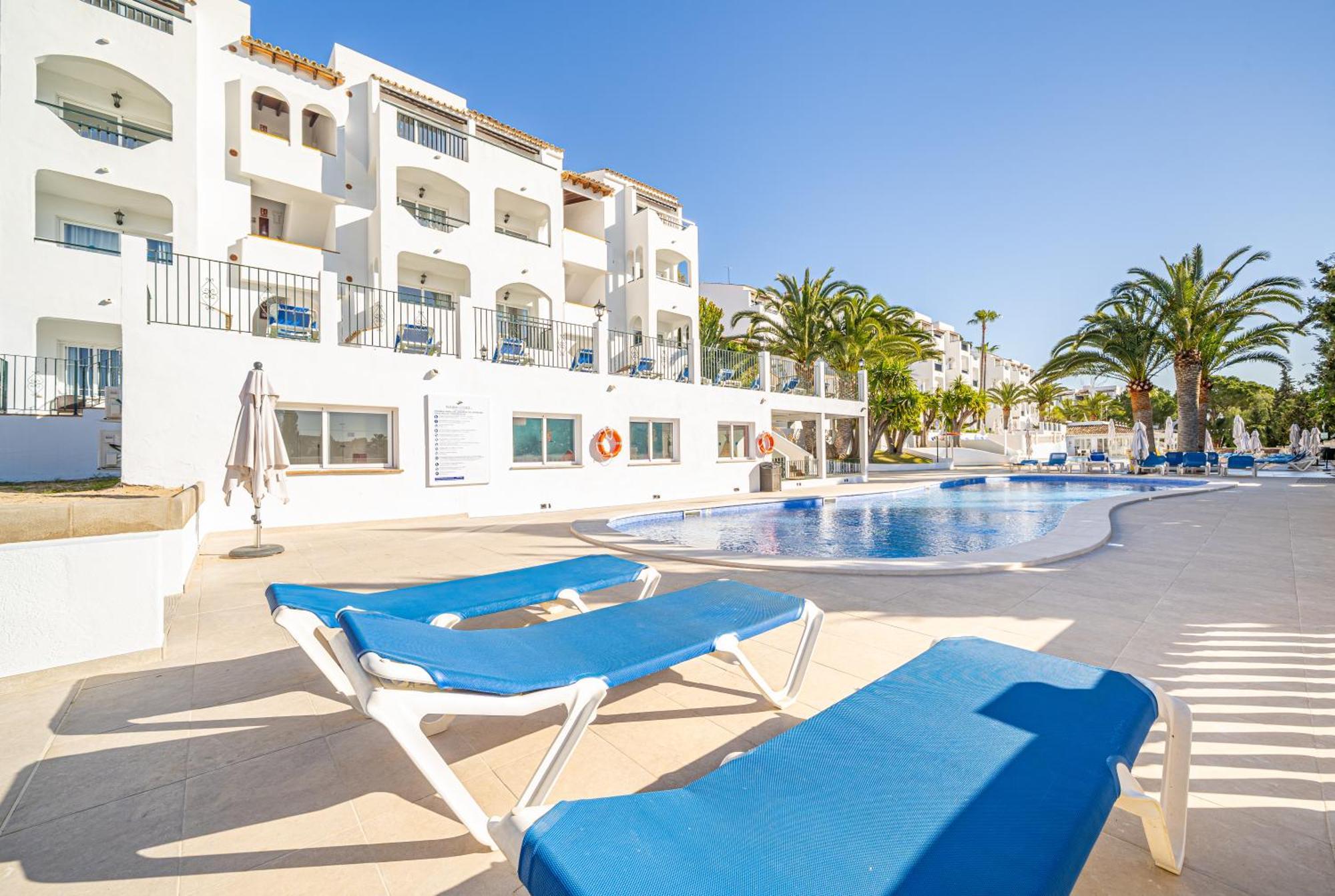 Center Apartahotel