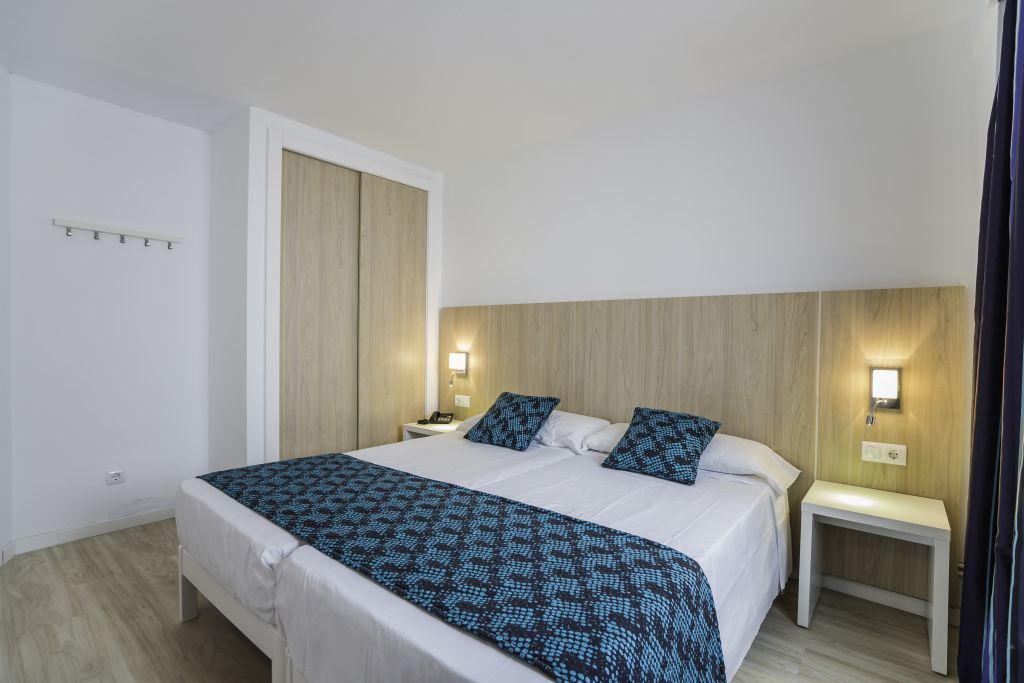 Center Apartahotel 3*