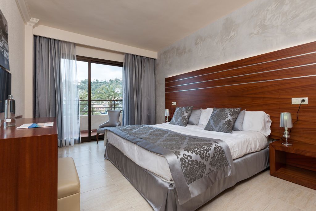 Hotel Zafiro Rey Don Jaime 4*