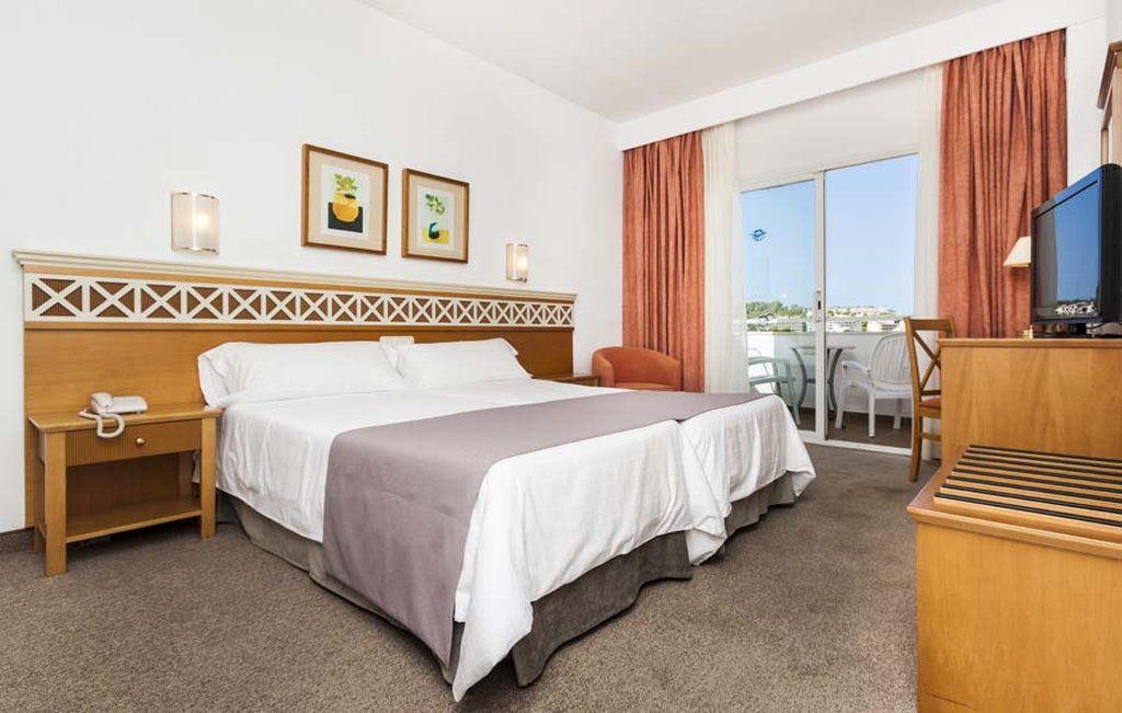Hotel Globales Park 4*