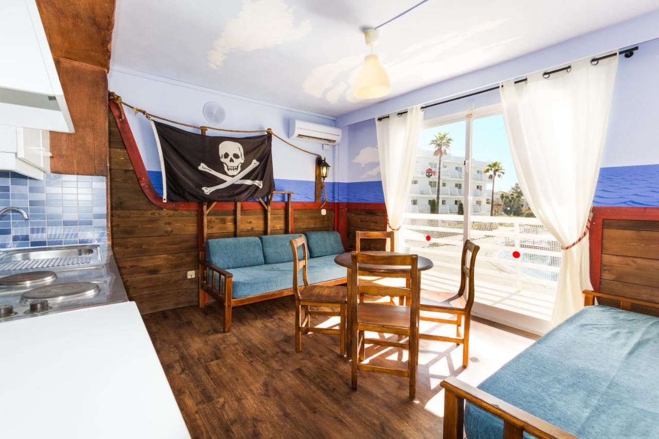 Pirates Village Apartment