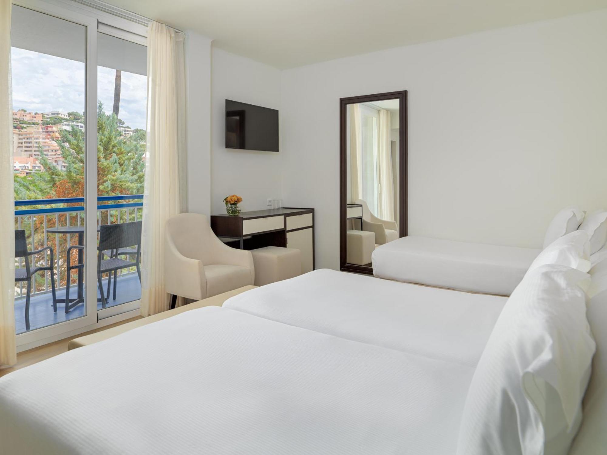H10 Casa Del Mar 4*
