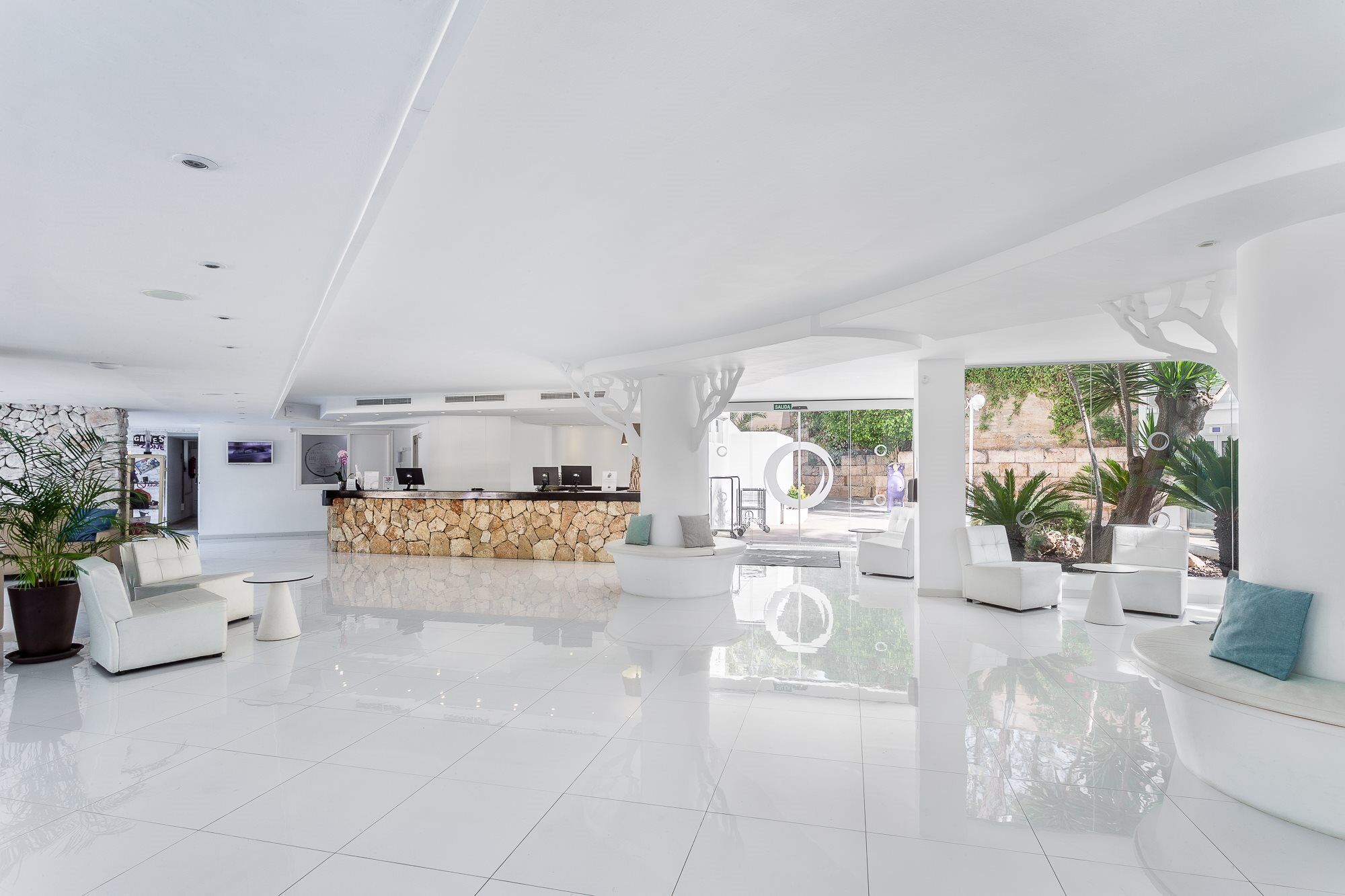 Fergus Style Cala Blanca Hotel